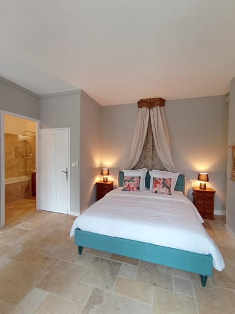 Domaine de La Barde guest rooms and suites. Bed and Breakfast in Le Bugue