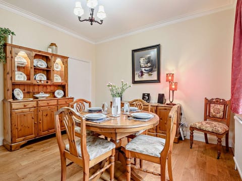 2 Bed in Glossop 52409 Casa in Glossop