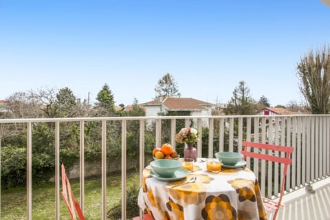 View (from property/room), Balcony/Terrace, Garden view