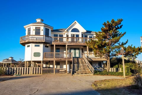 WL808, Beach Dreams- Semi-Oceanfront, Private Pool, Ocean Views, Close to beach! Casa in Corolla