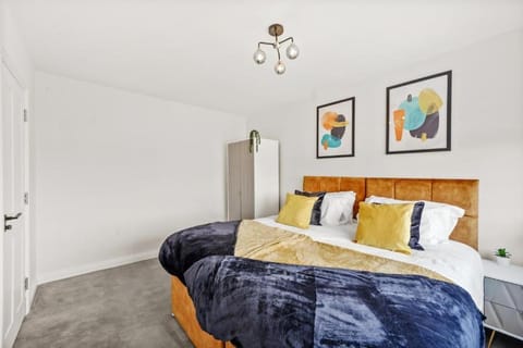 Deluxe 5 Bed House in London - Pool Table House in London Borough of Southwark