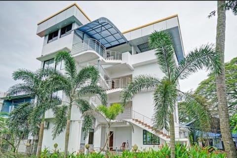 Property building, Garden, View (from property/room), Balcony/Terrace, Garden view