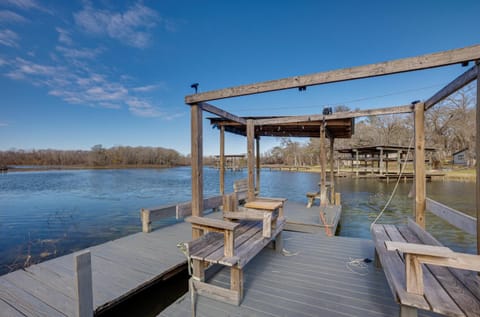 Lake Livingston Home with Dock and Deck! House in Lake Livingston