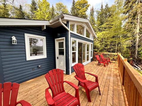 Nala's Lake House Retreat Villa in Madawaska Valley