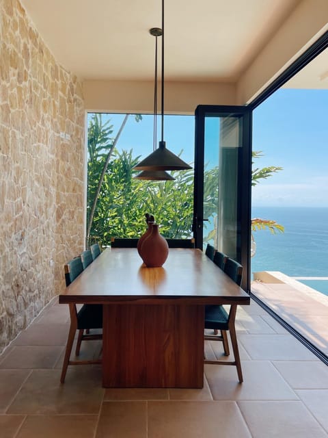 View (from property/room), Dining area, Sea view