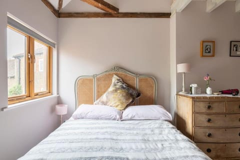 Luxury Apartment, The Barn, Cookham Condo in Wycombe District