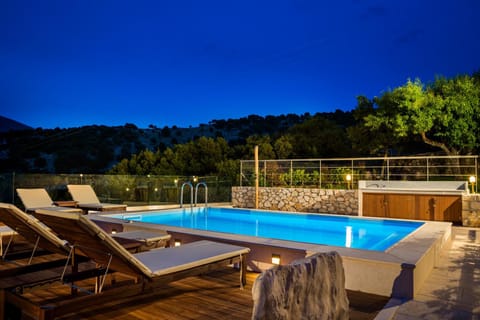 Property building, Patio, Night, Summer, BBQ facilities, Garden, On site, Garden view, Mountain view, Pool view, Swimming pool, Swimming pool