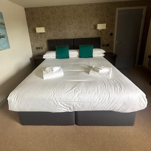 Waveney Inn & Hotel Bed and Breakfast in South Norfolk District