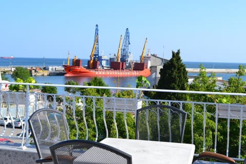 Balcony/Terrace, Seating area, Dining area, Sea view