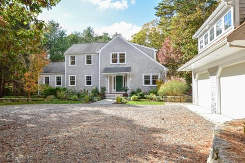 Perfectly private location w deeded beach access House in Orleans