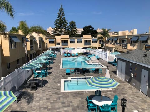 Amazing Location - Large and Luxurious 1 Bedroom Beach Condo By Beaches and Attractions Eigentumswohnung in Solana Beach