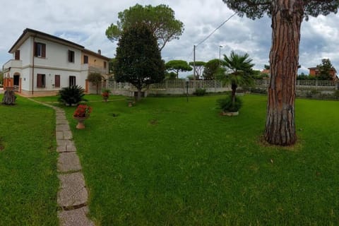 Property building, Spring, Day, Garden, Garden view