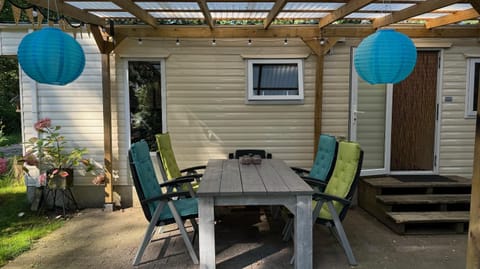 Property building, Garden, Seating area, Garden view