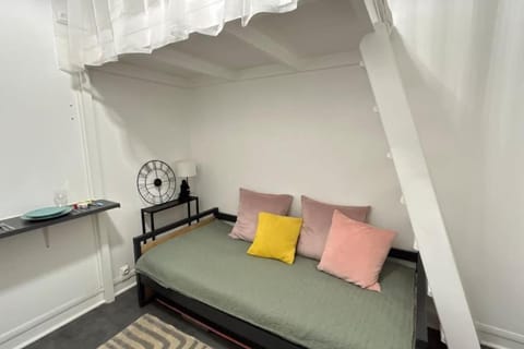 Cozy studio in Paris 15eme Apartment in Issy-les-Moulineaux