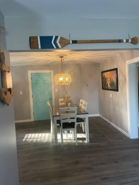 Renovated 4 bedroom in downtown PA, close to beach House in Port Austin