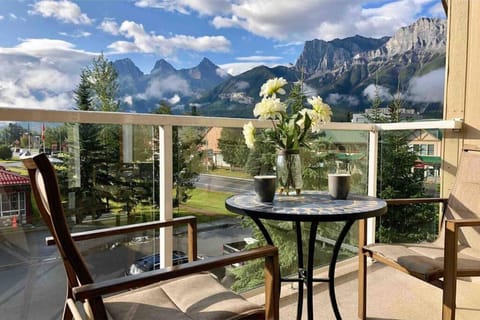 Patio, Natural landscape, Balcony/Terrace, Mountain view