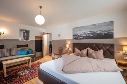Appartements Rieser - im Herzen von Mayrhofen - sonniger Balkon - 3 Schlafzimmer Apartment in Mayrhofen