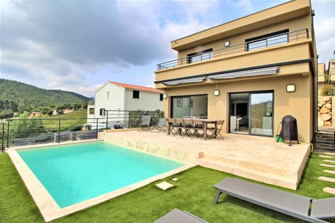 Property building, Patio, Balcony/Terrace, Pool view, Swimming pool