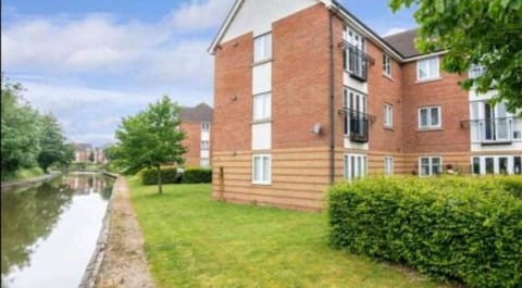 2 Bedroom Apartment Appartement in Coventry