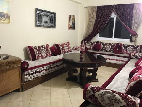 Appartement Familial a 3min de la gare routiere Tanger Apartment in Tangier