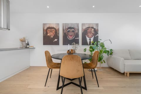 Dining area, kitchen