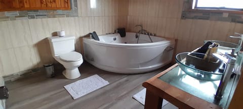 arriendo amplia casa con jacuzzi por días House in Puerto Montt