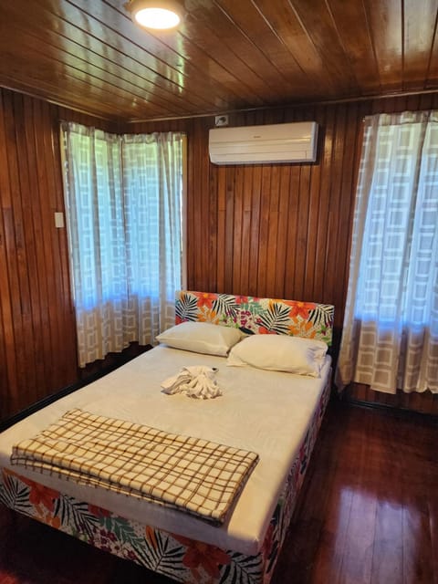 Bed, Photo of the whole room, air conditioner