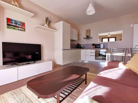 TV and multimedia, Kitchen or kitchenette, Living room