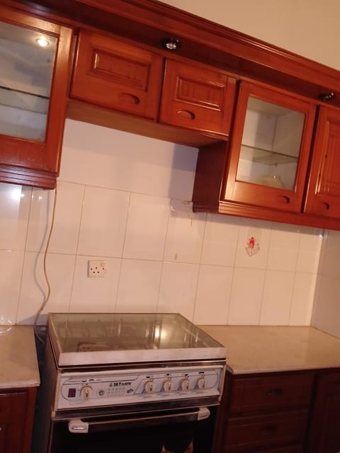 Kitchen or kitchenette, minibar, pet friendly, stove