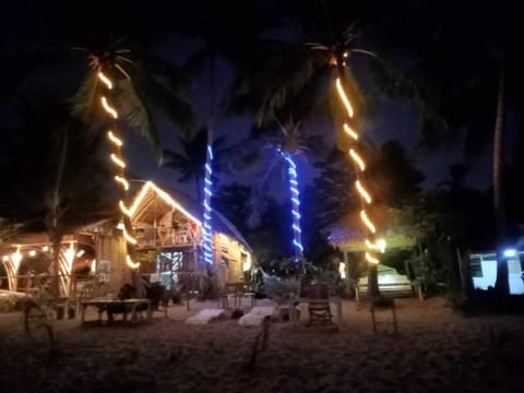 8 Star Paradise Campingplatz /
Wohnmobil-Resort in El Nido