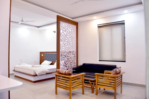 Advent Hotel Bed and Breakfast in Noida