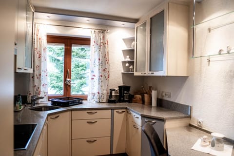 Coffee/tea facilities, Kitchen or kitchenette, dishwasher, minibar, pet friendly, stove