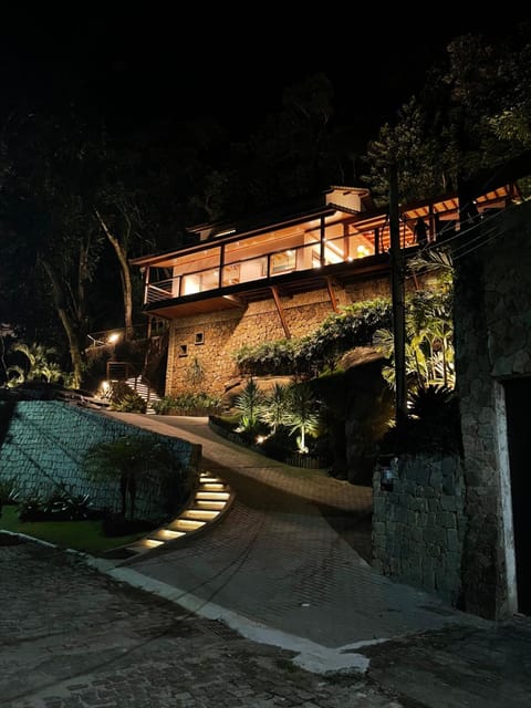 Casa com piscina, rede suspensa e praia privativa House in Mangaratiba