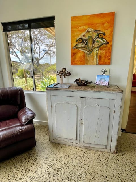 The Old School House Maison in Emu Bay