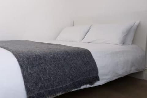 Stylish Double Room in City Centre - Shared Bathroom - Parking Vacation rental in Preston