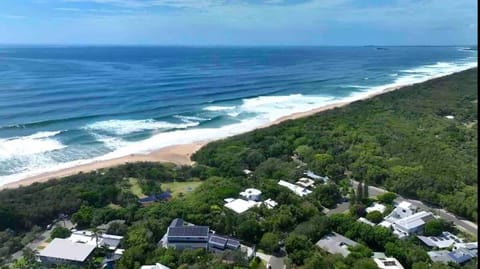 On The Beach Luxury Home With Pool House in Coolum Beach