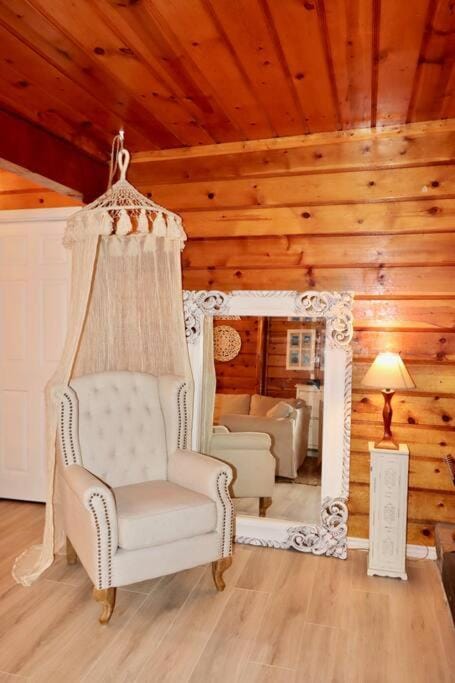 Cheerful 2-Bedroom cabin with indoor fireplace Eigentumswohnung in Arrowbear Lake