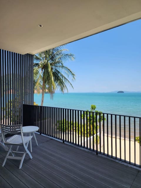 Beachfront 3 Bedrooms - AMANA Villa at Ta-Ke Residence Phuket Villa in Pa Klok