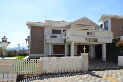 Poppy Ooty Villa 4bhk Villa in Ooty