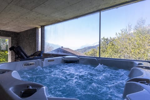 Hot Tub, Mountain view