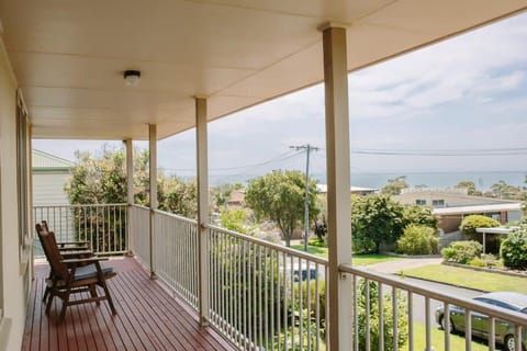 Clifton Springs Haven: Stunning Sea Views & Serenity House in Clifton Springs