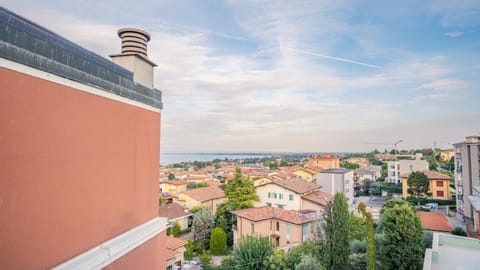 Property building, Day, Neighbourhood, Other