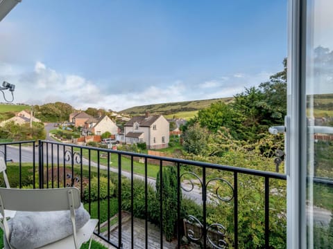 2 Bed in Lulworth Cove 79228 House in West Lulworth