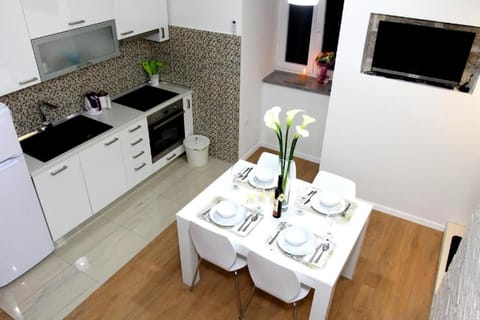 TV and multimedia, Kitchen or kitchenette, Dining area, oven
