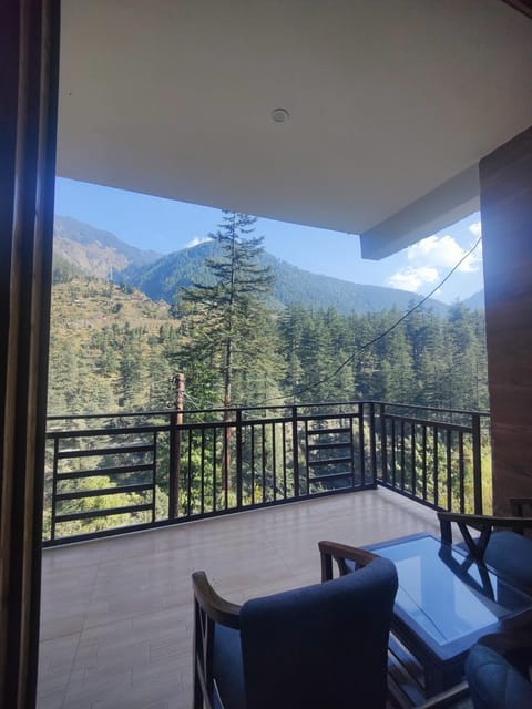 View (from property/room), Balcony/Terrace, Mountain view