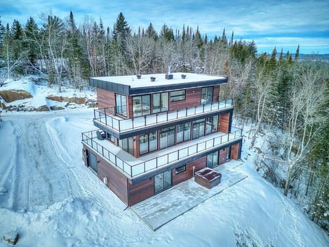 Tremblant Summit: Travel Experience Beyond Compare House in Mont-Tremblant