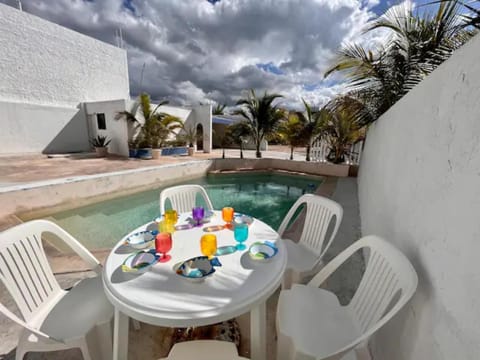 Don Lalo, family villa with sandy beach at your feet. Villa in State of Yucatan