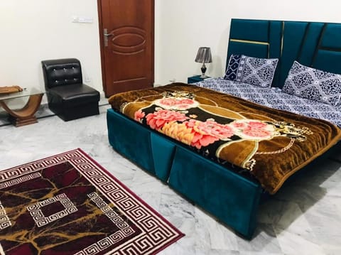 Kashee's Lodges 2 Bed and Breakfast in Islamabad