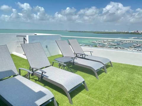 Panoramic Penthouse -Superior Ocean & Lagoon Views Apartment in Cancun