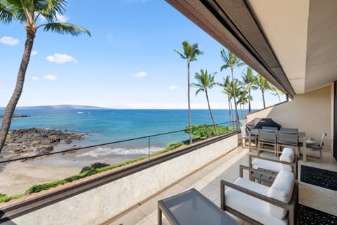 Patio, View (from property/room), Balcony/Terrace, Landmark view, Sea view